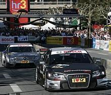 Gemeinsam mit der Kurhaus Wiesbaden GmbH bietet die DTM den Besuchern der Saison-Präsentation 2011 erneut ein buntes Showprogramm und Motorsport zum Anfassen. Foto: ITR/Auto-Reporter.NET 